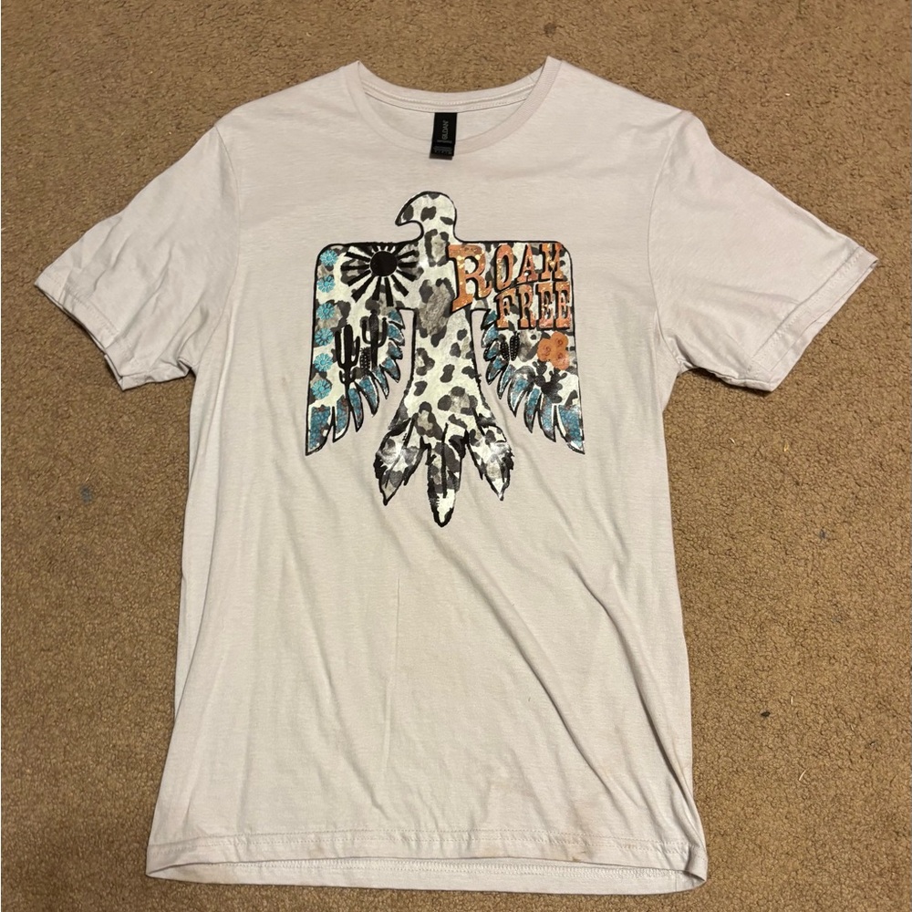 Gildan women’s Eagle Graphic Tee - Cream